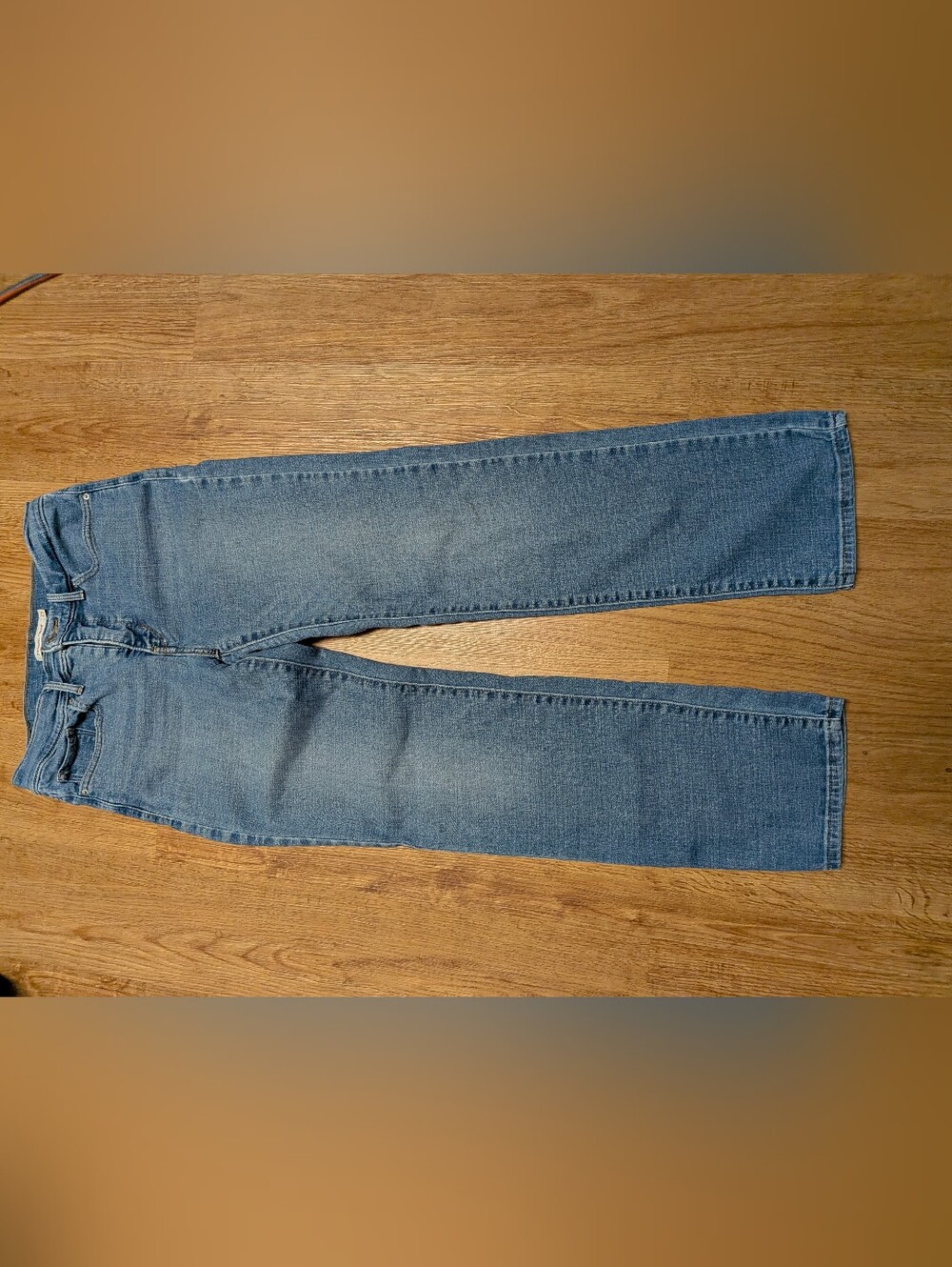 Levi’s 314 Shaping Straight Jeans Size 29 Medium Wash Denim